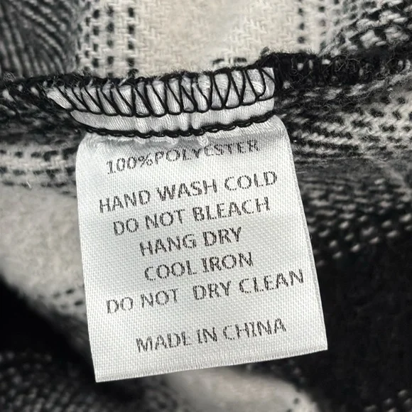 Plaid Shacket L Boyfriend Fit Black/White Cropped Raw Hem Grunge Streetwear BTS - Picture 6 of 12